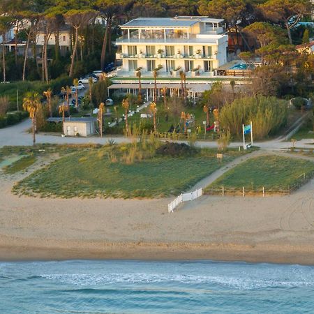 Hotel Artemide Mare Paestum Exteriér fotografie