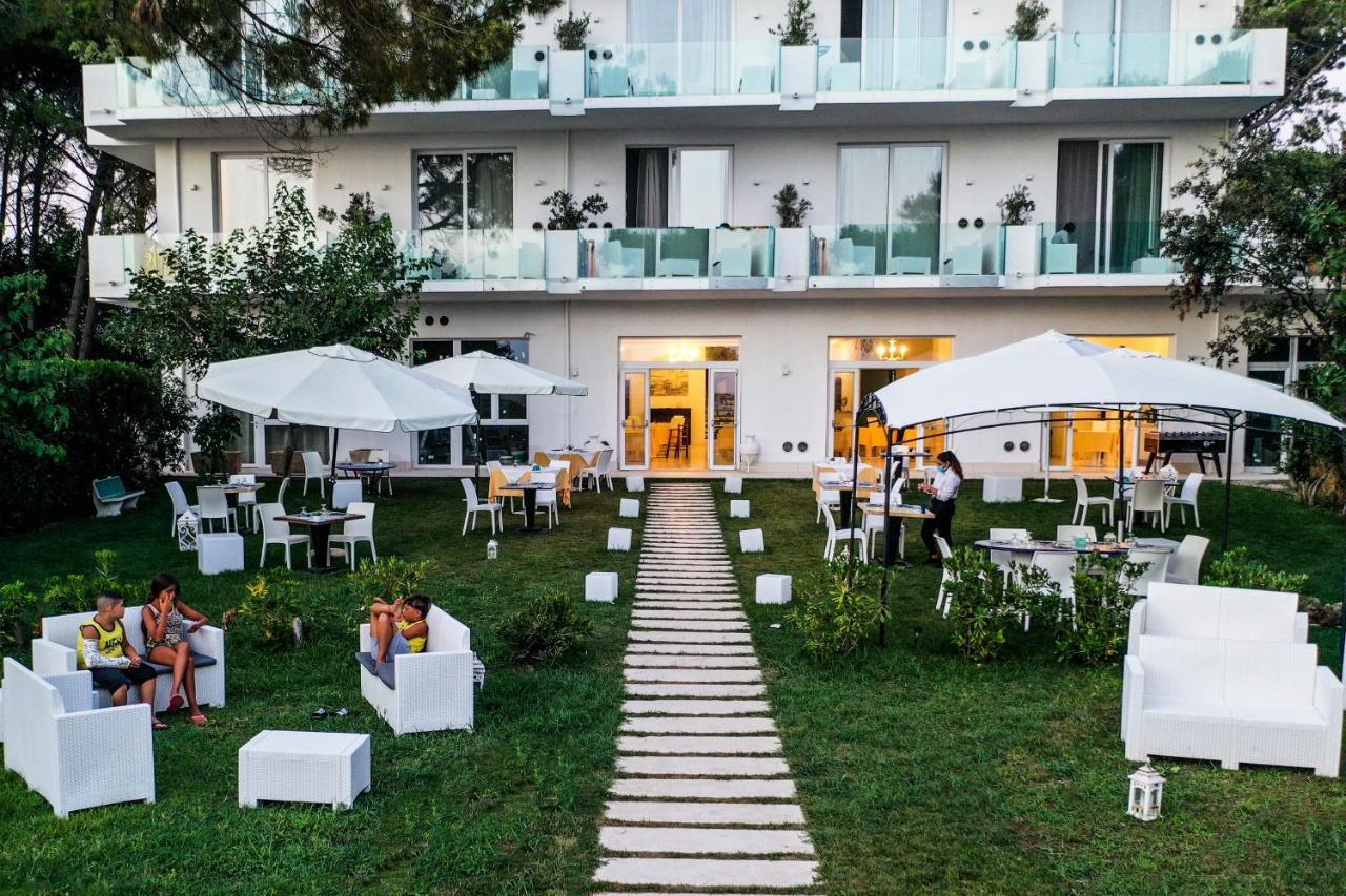 Hotel Artemide Mare Paestum Exteriér fotografie