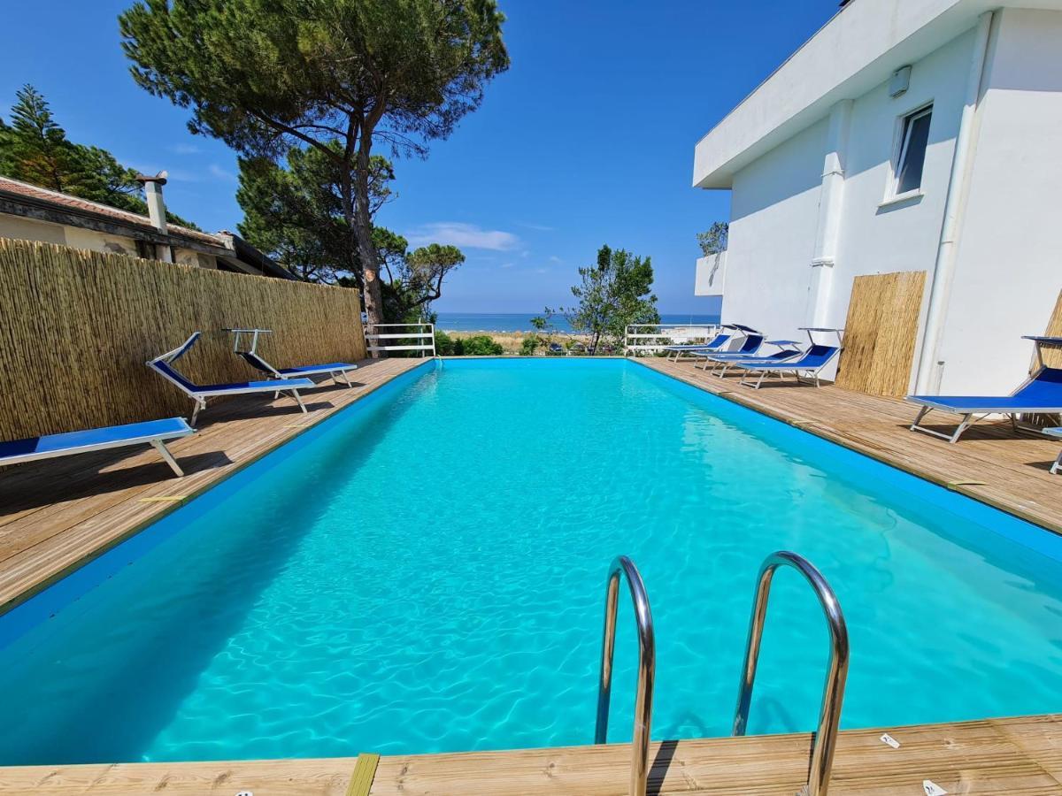 Hotel Artemide Mare Paestum Exteriér fotografie