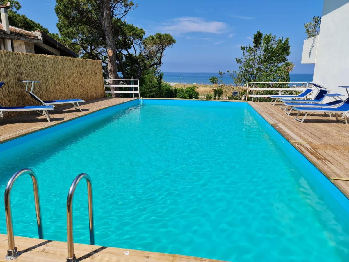 Hotel Artemide Mare Paestum Exteriér fotografie