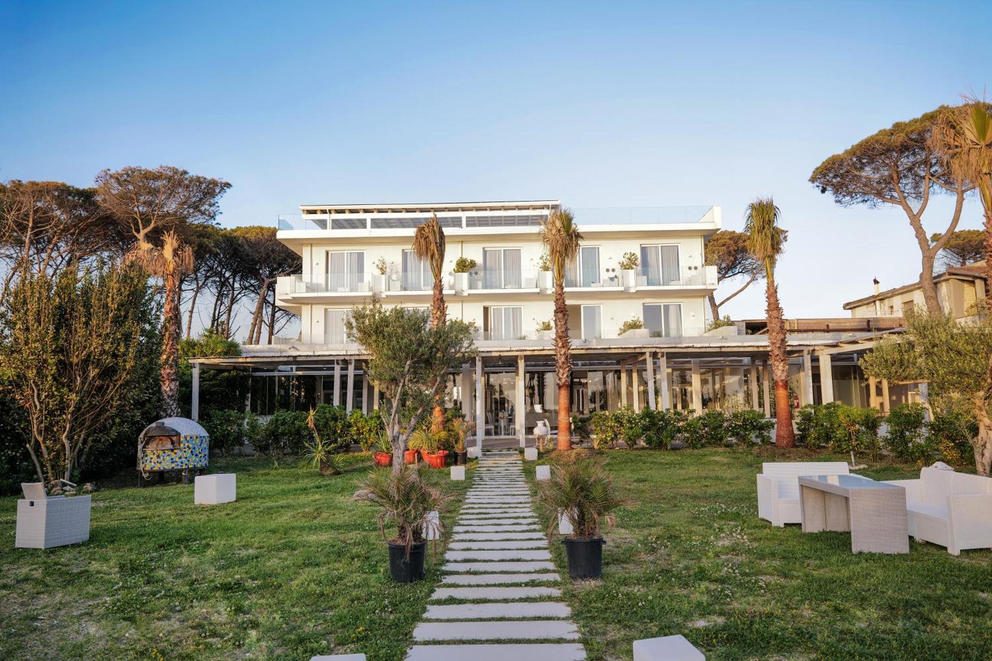 Hotel Artemide Mare Paestum Exteriér fotografie