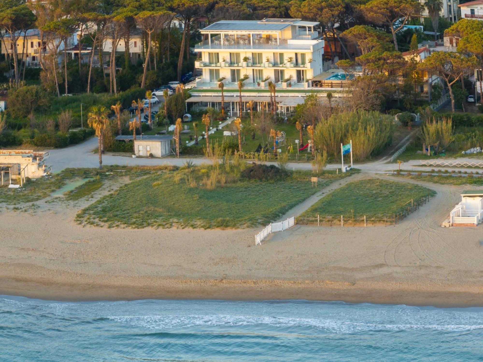Hotel Artemide Mare Paestum Exteriér fotografie
